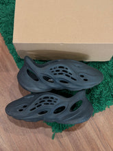 Load image into Gallery viewer, Yeezy Foam Runner - Onyx - Size 8M - PreOwned