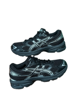 Load image into Gallery viewer, ASICS - Black Silver Running Shoes - Size 5Y / 7W - PreOwned