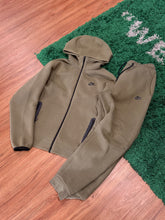 Load image into Gallery viewer, Nike Tech Fleece Full Set - Light Olive - Medium - PreOwned