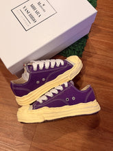 Load image into Gallery viewer, Maison Mihara Yasuhiro Hank Low – Purple – Size 7M / 8.5W – PreOwned