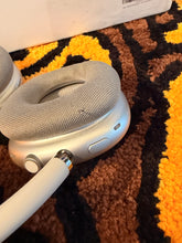 Load image into Gallery viewer, AirPods Max (Silver) – PreOwned