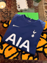Load image into Gallery viewer, Tottenham Hotspur Harry Kane #10 Jersey – Size Medium