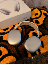 Load image into Gallery viewer, AirPods Max (Silver) – PreOwned