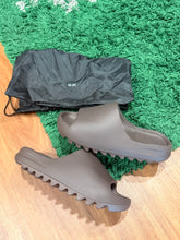 Load image into Gallery viewer, Yeezy Slide YS-01 – Chocolate – Size 8M & 9M