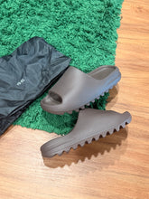 Load image into Gallery viewer, Yeezy Slide YS-01 – Chocolate – Size 8M & 9M