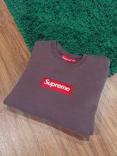 Load image into Gallery viewer, Supreme - Plum Box Logo Crewneck Size Small - PreOwned
