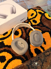 Load image into Gallery viewer, AirPods Max (Silver) – PreOwned
