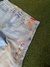 Load image into Gallery viewer, Levis Strauss Blue Denim Jeans Size 33x30
