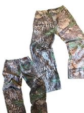 Load image into Gallery viewer, Realtree Camo Jeans Size 34 (SOLD U SLEPT)
