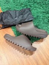 Load image into Gallery viewer, Yeezy Slide YS-01 – Chocolate – Size 8M &amp; 9M
