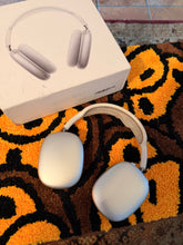 Load image into Gallery viewer, AirPods Max (Silver) – PreOwned
