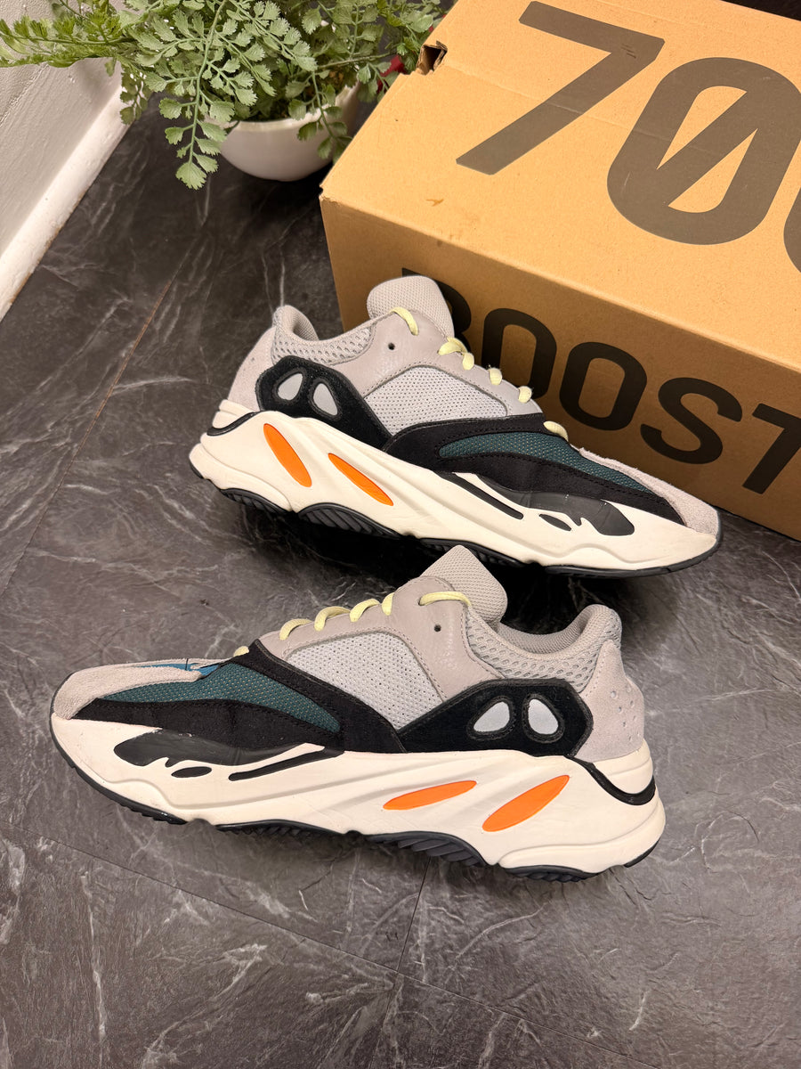 Yeezy - Boost 700 Wave Runner - Solid Grey