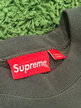 Load image into Gallery viewer, Supreme - Dark Pine Box Logo Crewneck Size Small - PreOwned
