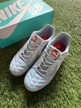 Load image into Gallery viewer, Nike SB Gato Supreme (Light Blue) - Size 9.5M
