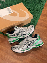 Load image into Gallery viewer, ASICS Gel-Kayano 14 - White/Silver/Green - Size 9M - PreOwned
