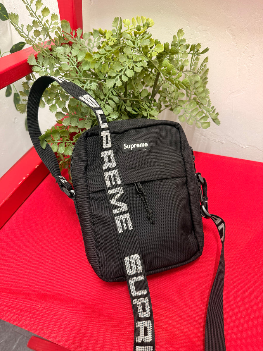 Supreme - Shoulder Bag - Black