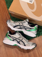 Load image into Gallery viewer, ASICS Gel-Kayano 14 - White/Silver/Green - Size 9M - PreOwned

