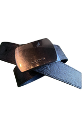 Load image into Gallery viewer, Coach Leather Belt Size 40
