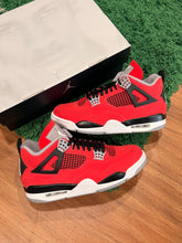 Load image into Gallery viewer, Jordan 4 Retro - Toro Bravo - Size 10M Preowned  - With Box
