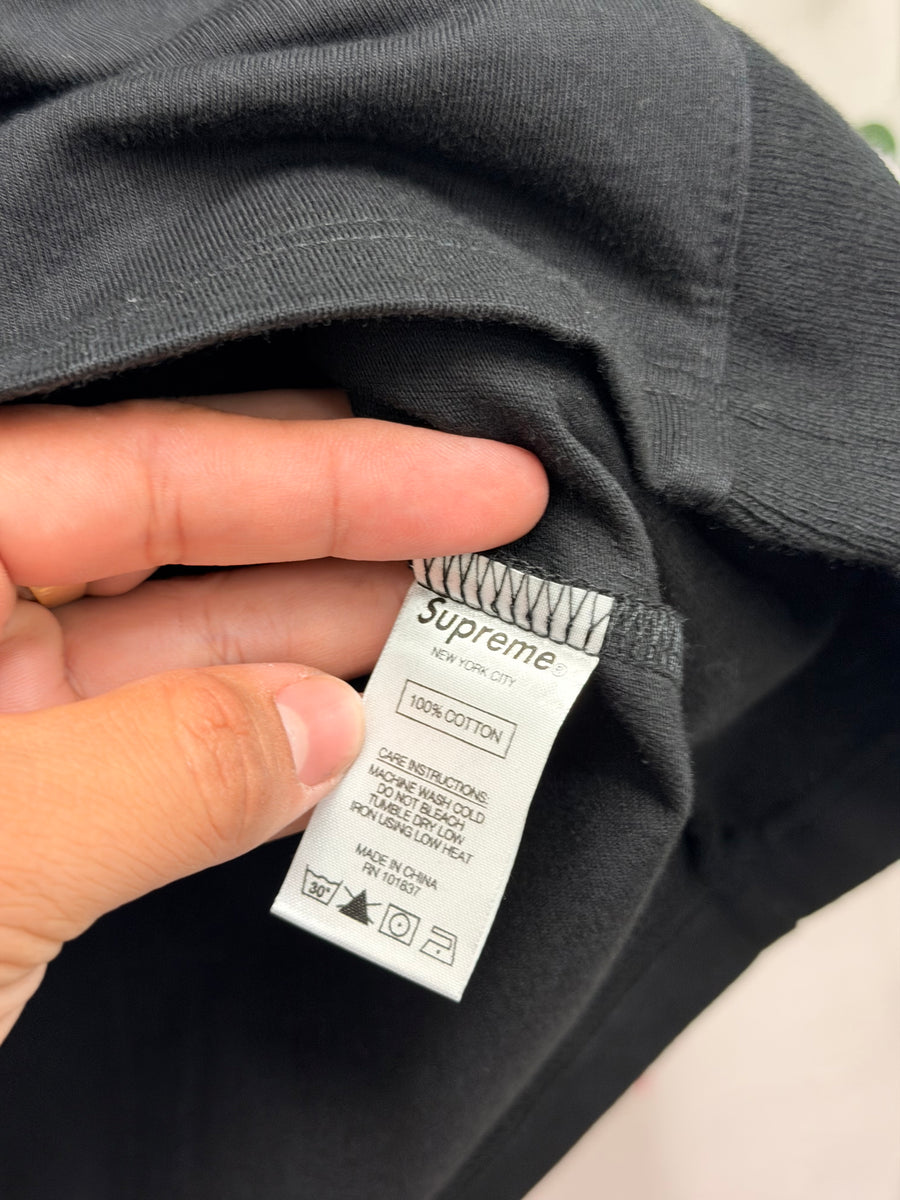 Supreme - Vertical Logo Stripe L/S - Black