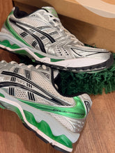 Load image into Gallery viewer, ASICS Gel-Kayano 14 - White/Silver/Green - Size 9M - PreOwned
