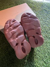 Load image into Gallery viewer, Yeezy Foam RNR Flax Size 7M
