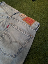 Load image into Gallery viewer, Levis Strauss Blue Denim Jeans Size 33x30

