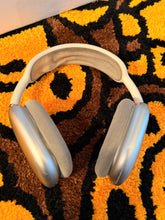 Load image into Gallery viewer, AirPods Max (Silver) – PreOwned
