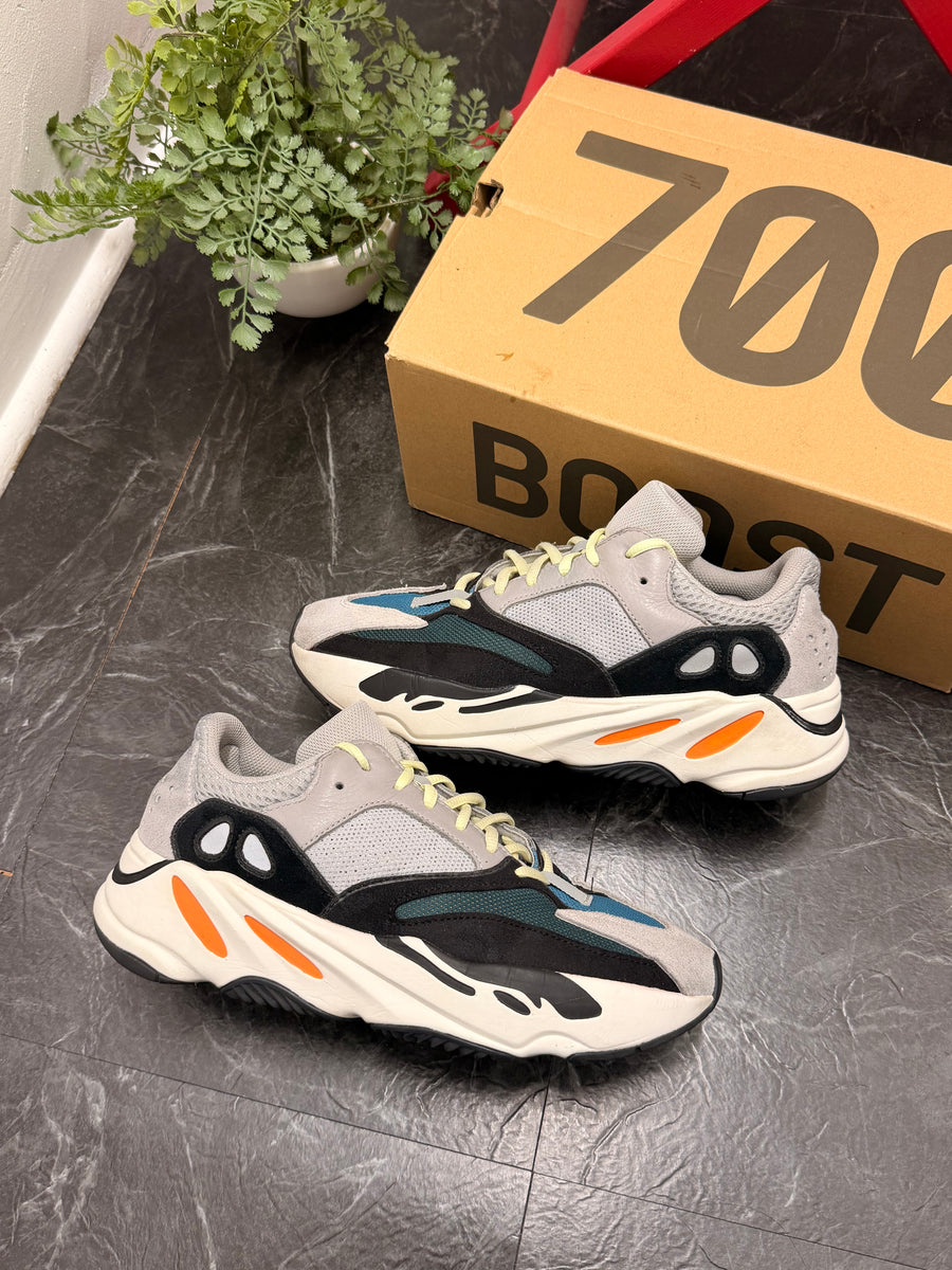 Yeezy - Boost 700 Wave Runner - Solid Grey