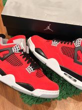 Load image into Gallery viewer, Jordan 4 Retro - Toro Bravo - Size 10M Preowned  - With Box
