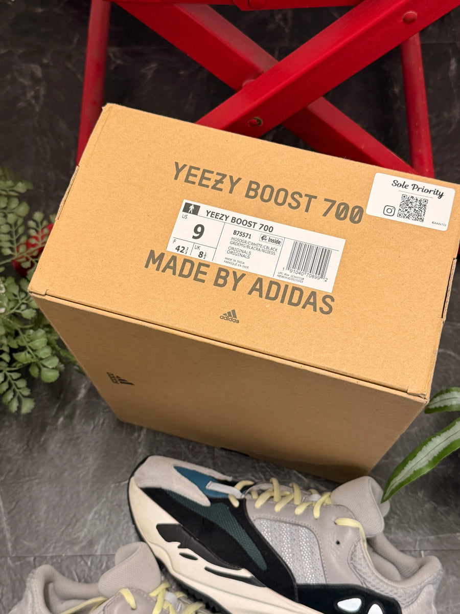 Yeezy - Boost 700 Wave Runner - Solid Grey