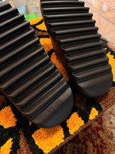Load image into Gallery viewer, YEEZY Slide Onyx YS-01 Multiple Sizes
