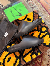 Load image into Gallery viewer, YEEZY Slide Onyx YS-01 Multiple Sizes
