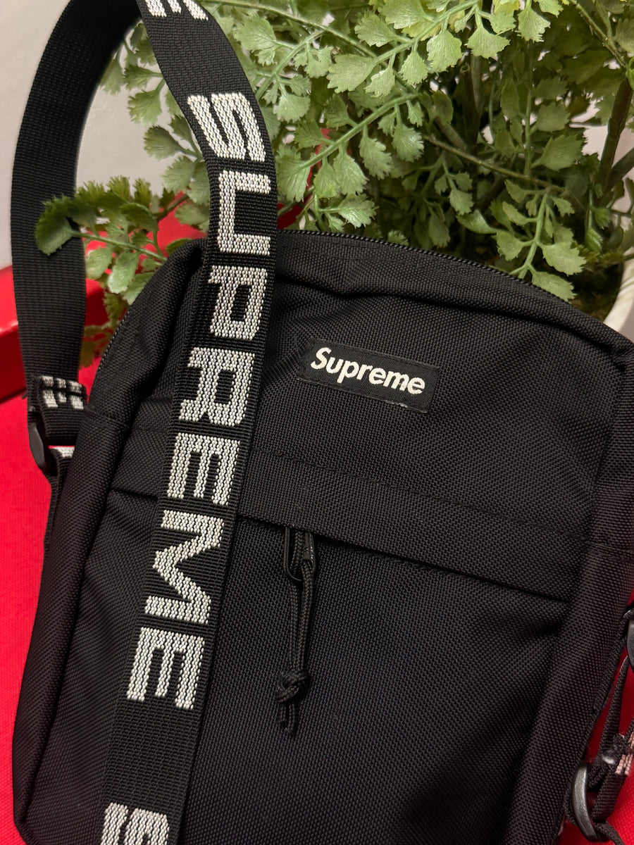 Supreme - Shoulder Bag - Black