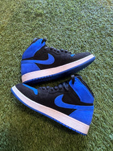 Load image into Gallery viewer, Jordan 1 Royal Blue Size 6.5Y/8W
