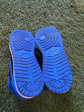 Load image into Gallery viewer, Jordan 1 Royal Blue Size 6.5Y/8W
