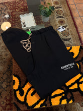 Load image into Gallery viewer, ESSENTIALS FEAR OF GOD FW24 Sweatpants – Size Large
